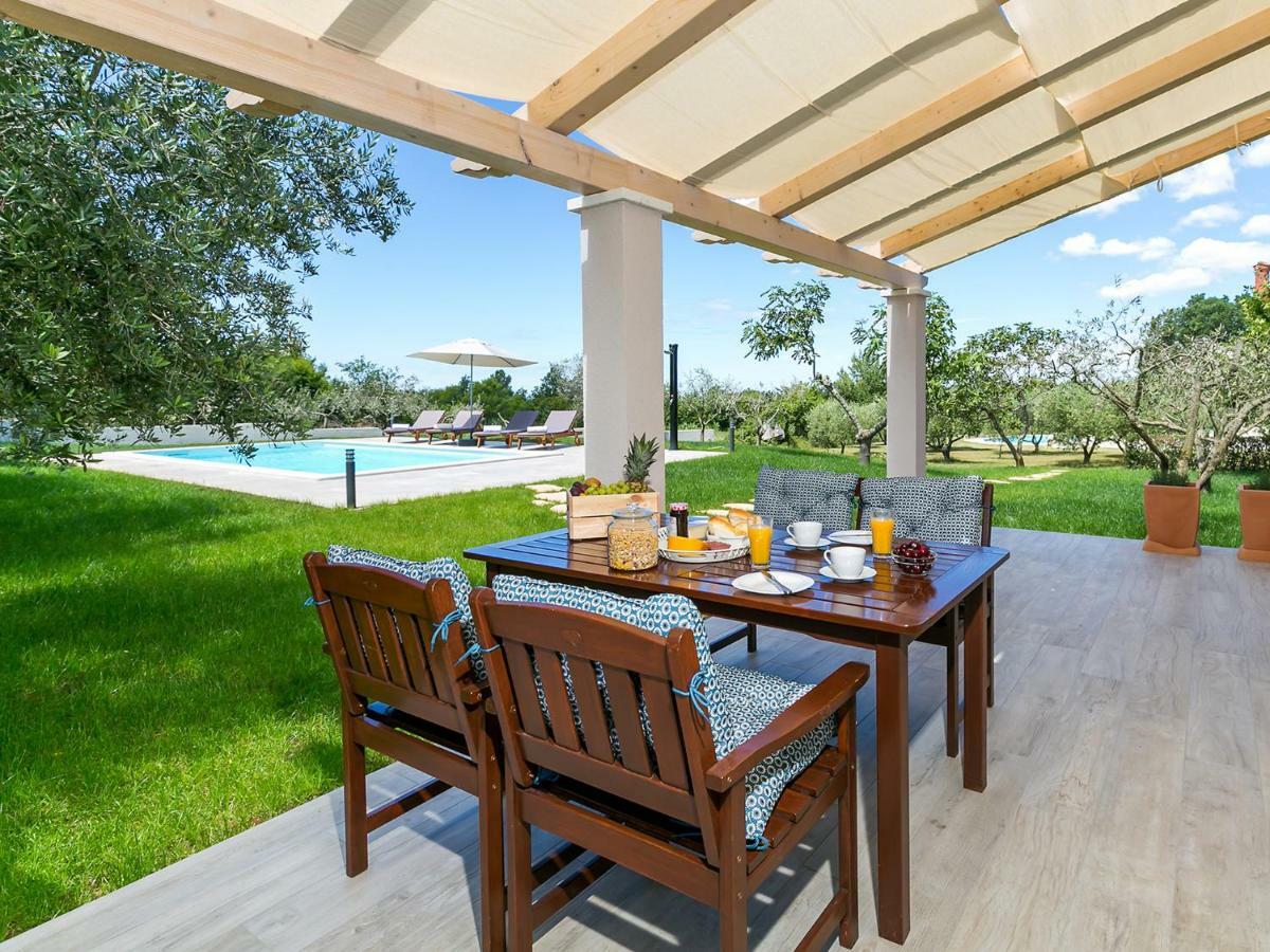 Pool Premium Apartment Vrsar Exterior foto