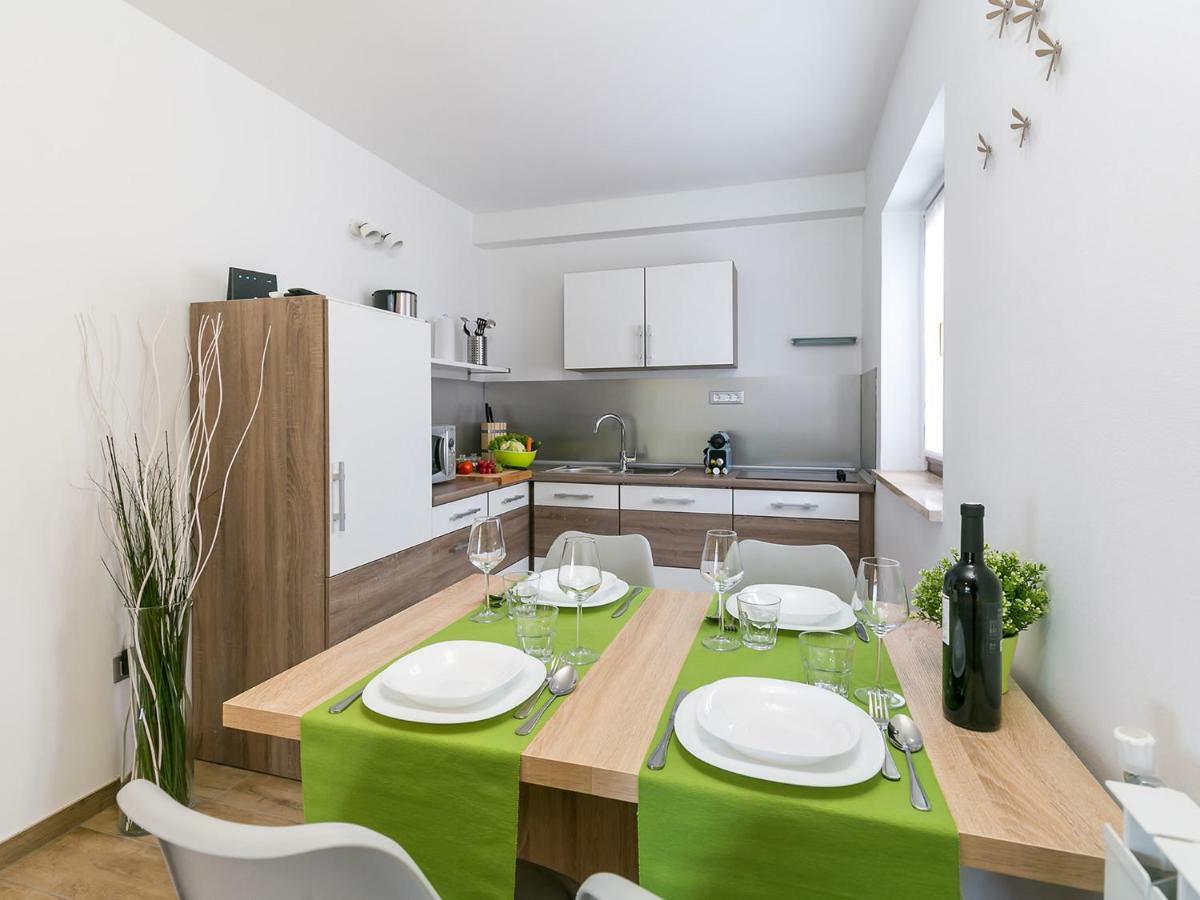 Pool Premium Apartment Vrsar Exterior foto